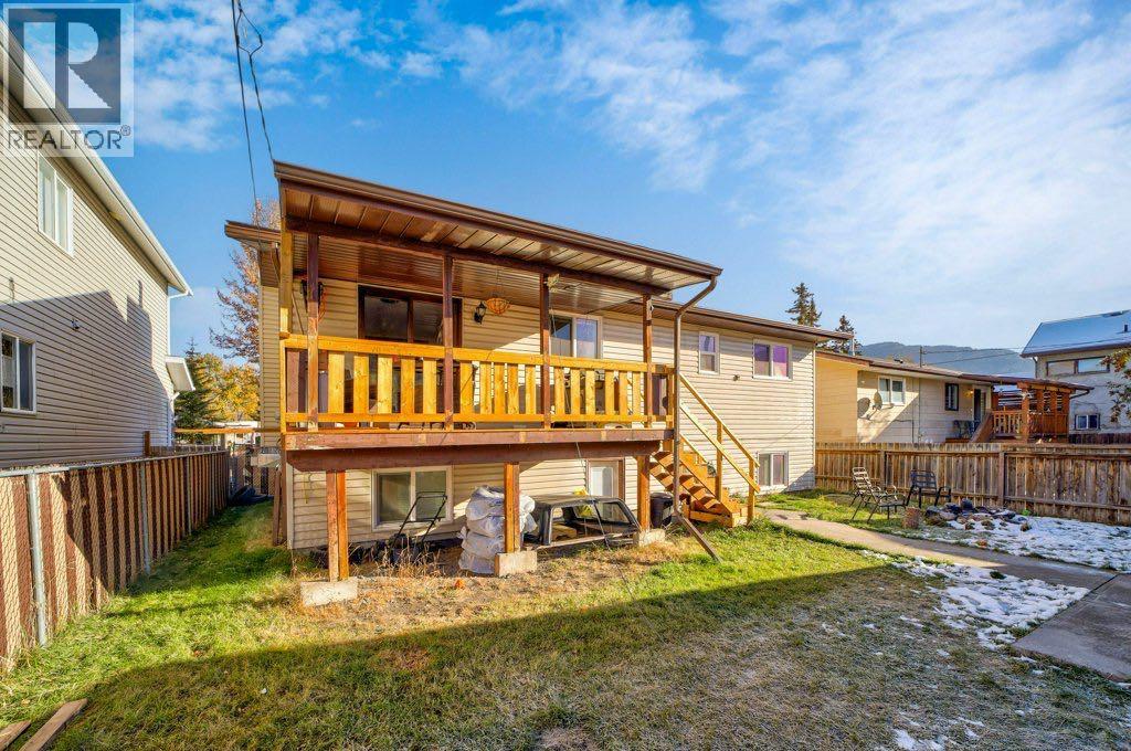 11538 21 Avenue, Blairmore, Alberta  T0K 0E0 - Photo 3 - A2265974