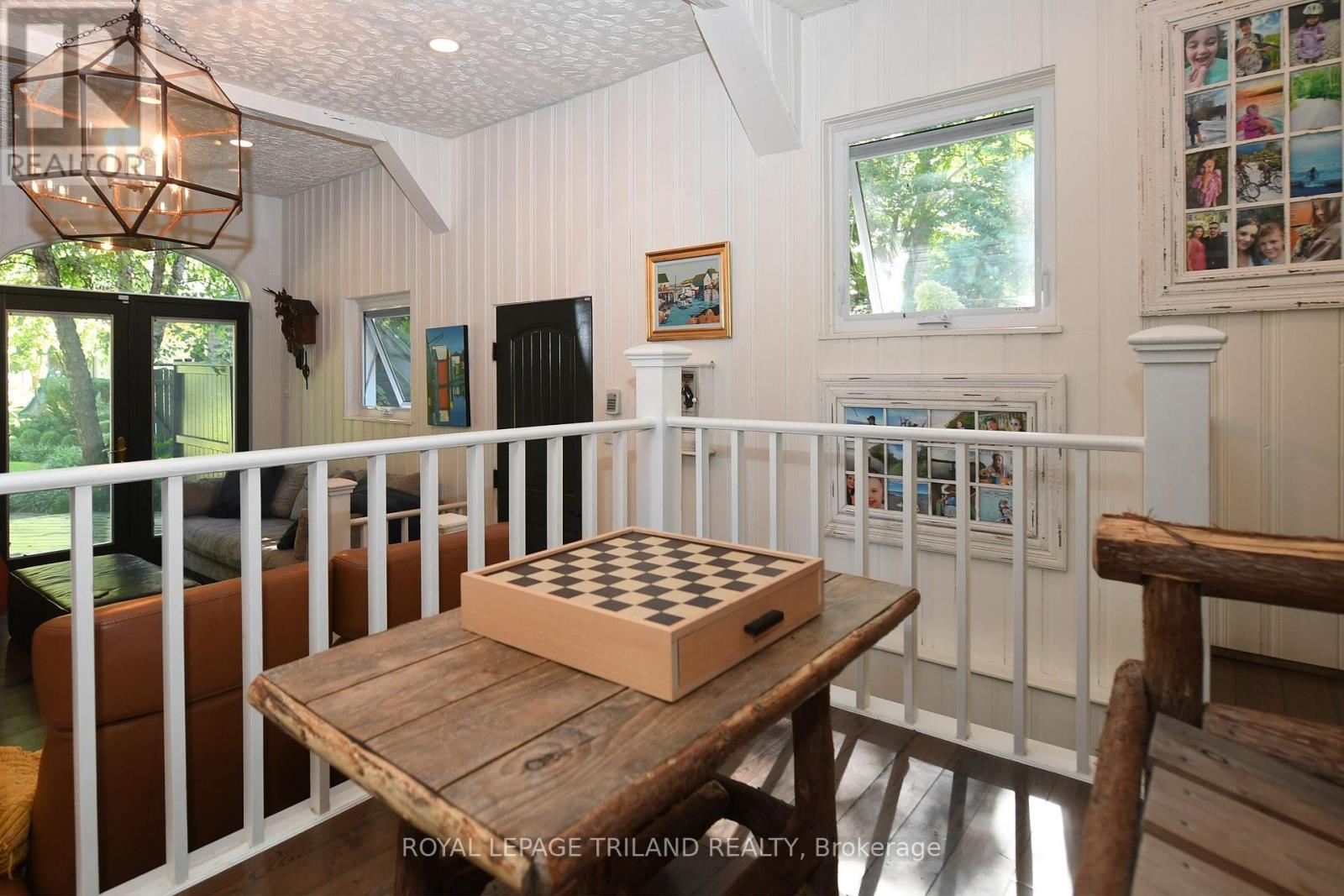 12 Victoria Street, Middlesex Centre, Ontario  N7A 2R5 - Photo 14 - X12476000