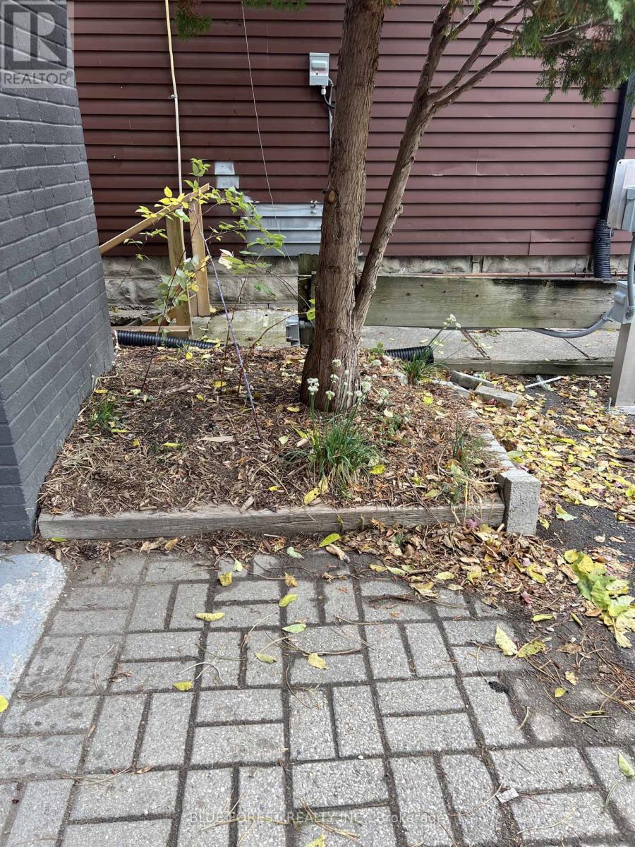 206 Piccadilly Street, London East, Ontario  N6A 1S1 - Photo 15 - X12476069