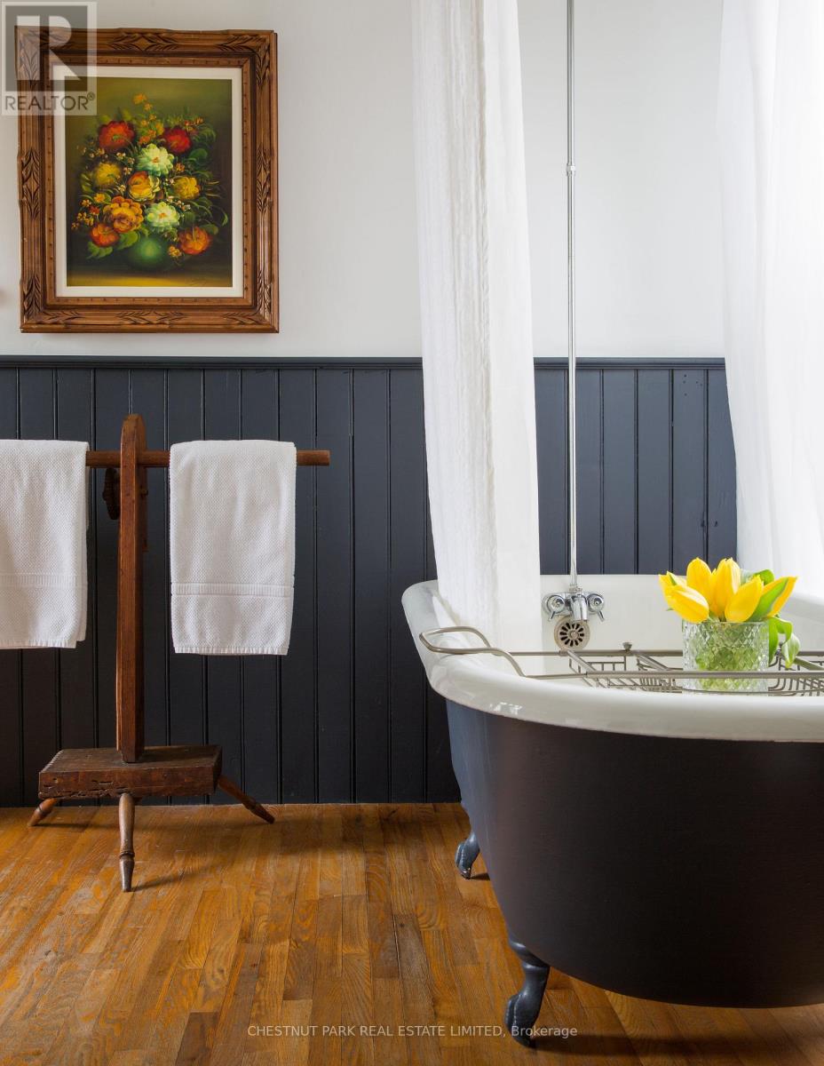 13435 Loyalist Parkway, Prince Edward County (Hallowell Ward), Ontario  K0K 2T0 - Photo 19 - X12476034