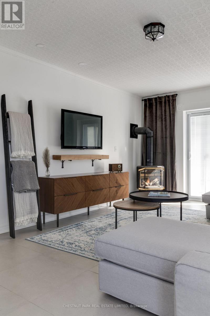 13435 Loyalist Parkway, Prince Edward County (Hallowell Ward), Ontario  K0K 2T0 - Photo 3 - X12476034