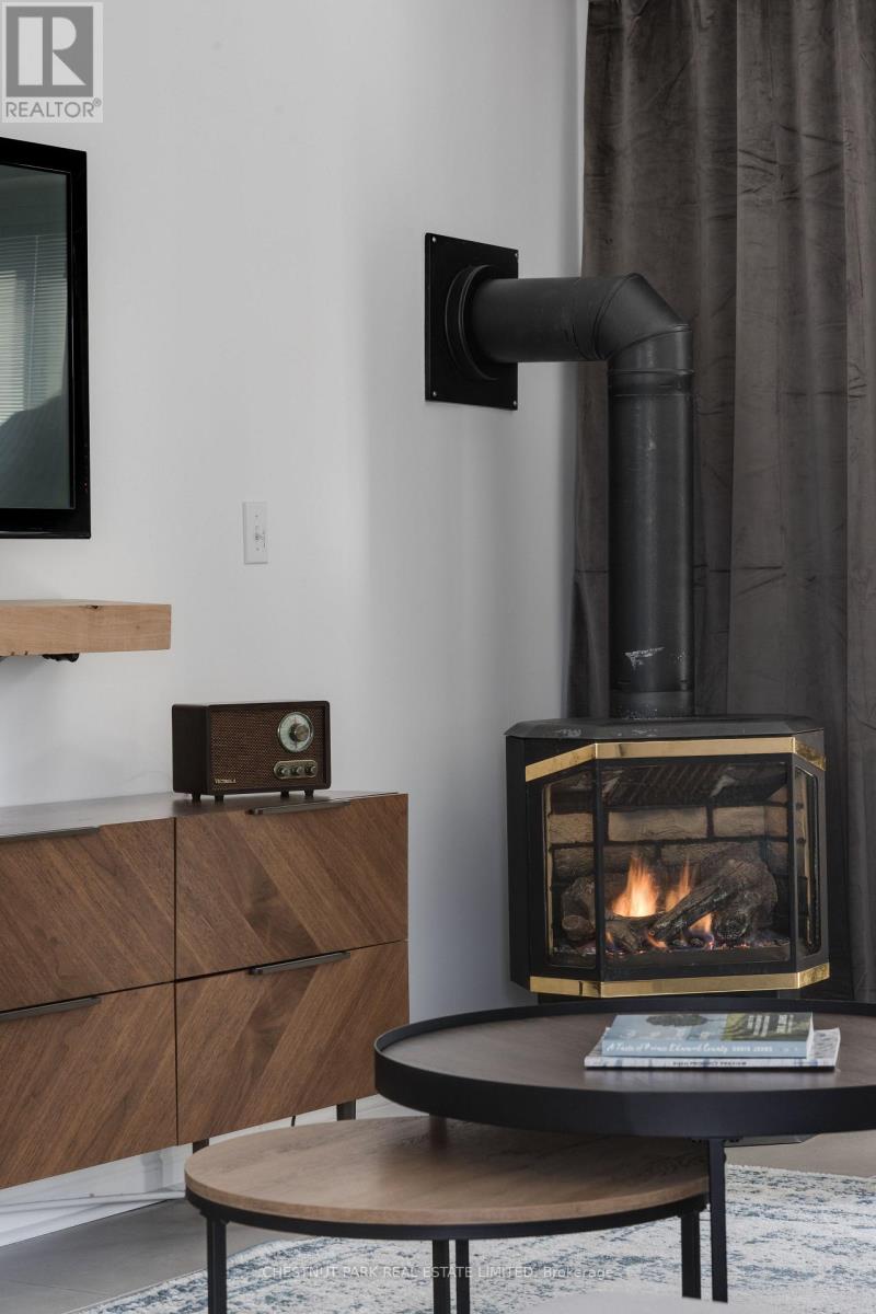 13435 Loyalist Parkway, Prince Edward County (Hallowell Ward), Ontario  K0K 2T0 - Photo 5 - X12476034