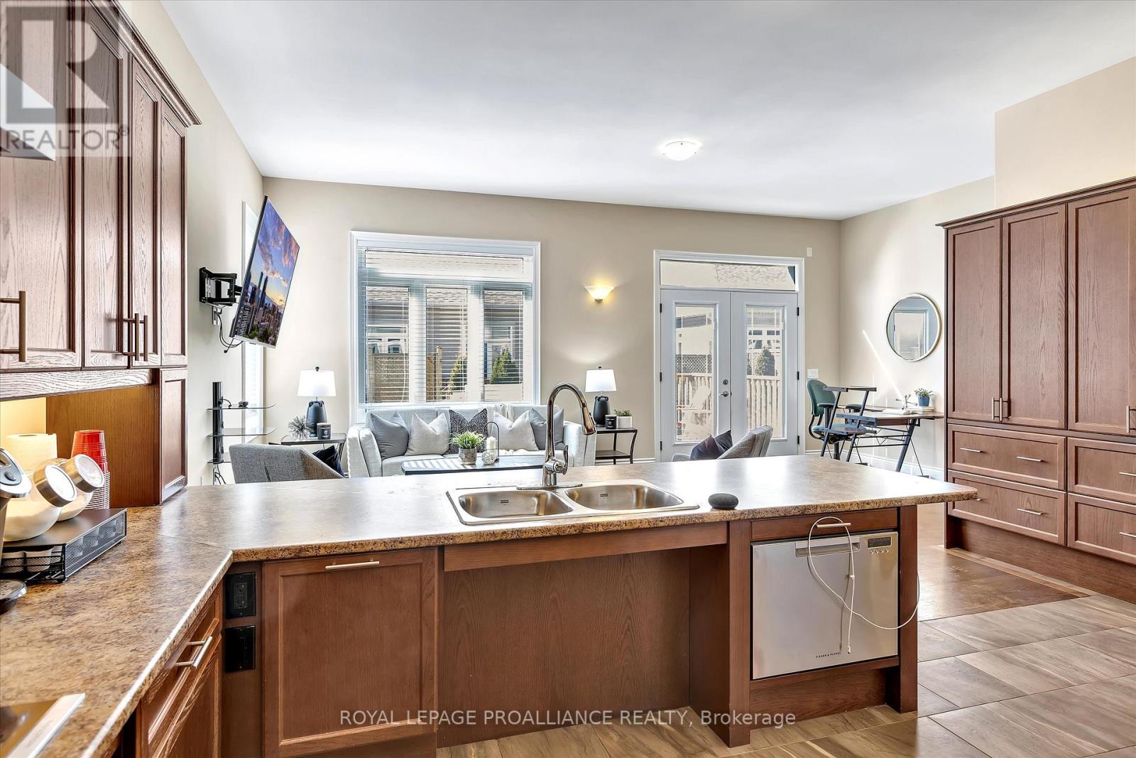 23 Brinton Drive, Peterborough (Otonabee Ward 1), Ontario  K9J 8S9 - Photo 12 - X12476114