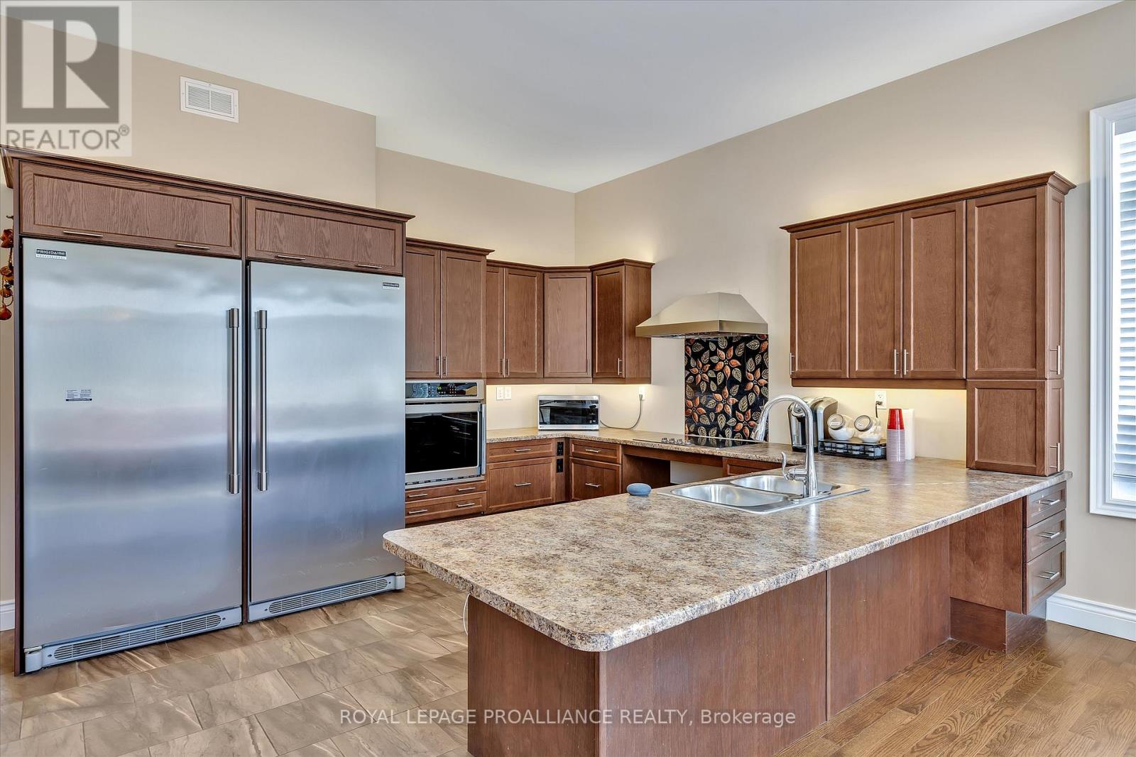 23 Brinton Drive, Peterborough (Otonabee Ward 1), Ontario  K9J 8S9 - Photo 9 - X12476114