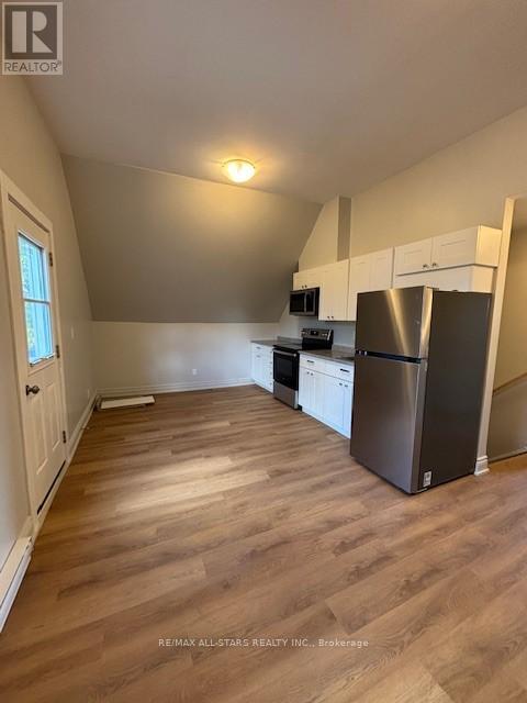 18 Lindsay Street, Kawartha Lakes (Fenelon Falls), Ontario  K0M 1N0 - Photo 5 - X12476126