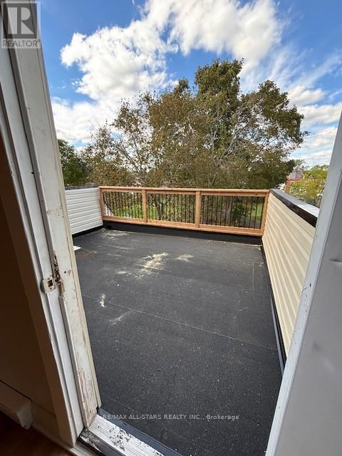 18 Lindsay Street, Kawartha Lakes (Fenelon Falls), Ontario  K0M 1N0 - Photo 8 - X12476126