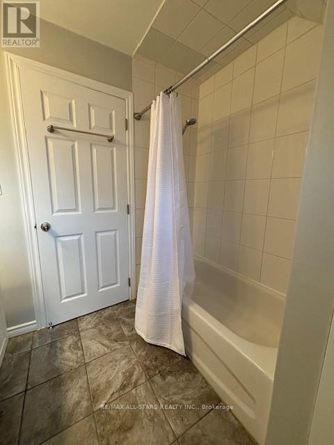 18 Lindsay Street, Kawartha Lakes (Fenelon Falls), Ontario  K0M 1N0 - Photo 9 - X12476126