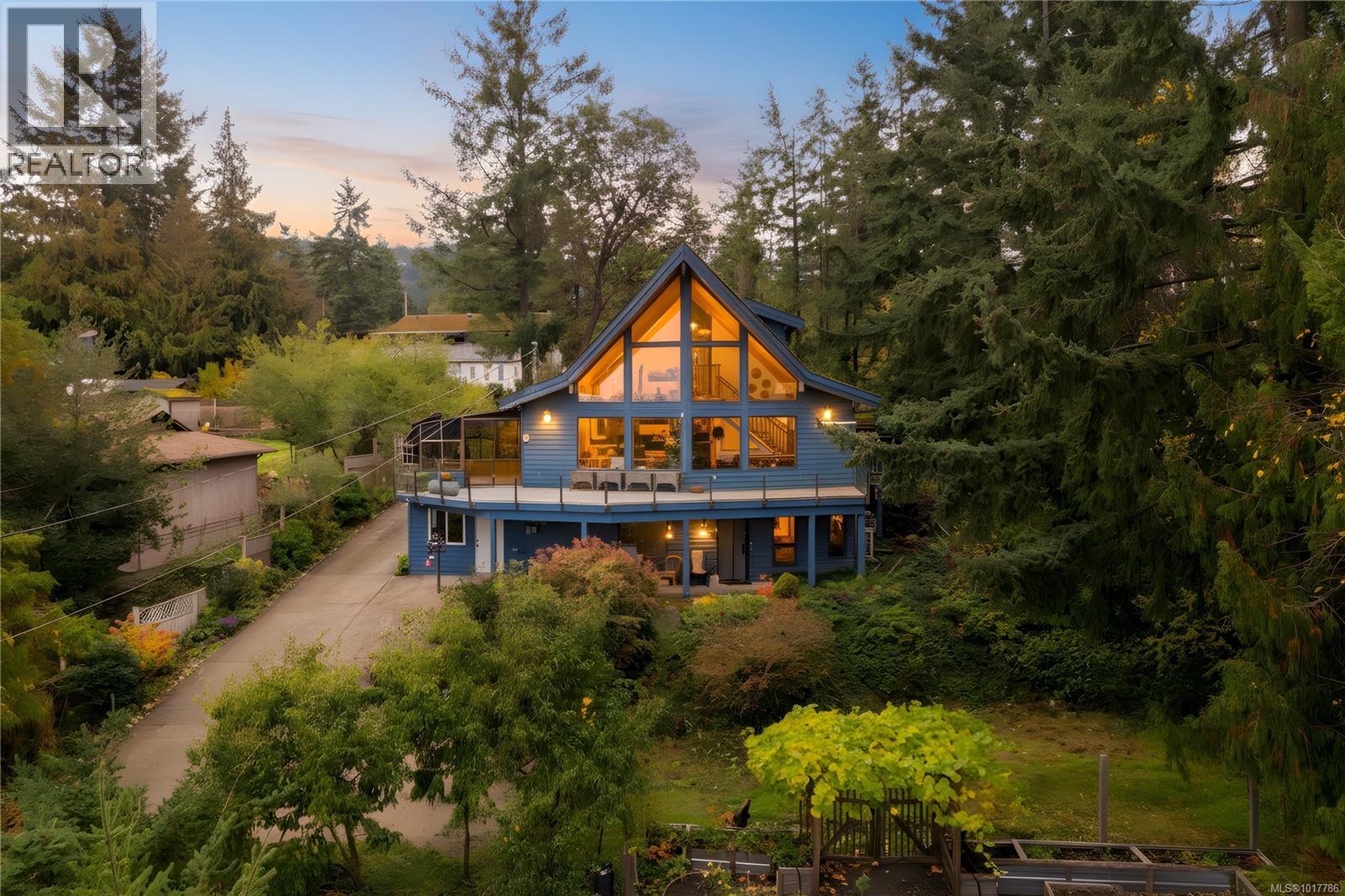 6869 Philip Rd, Lantzville, British Columbia