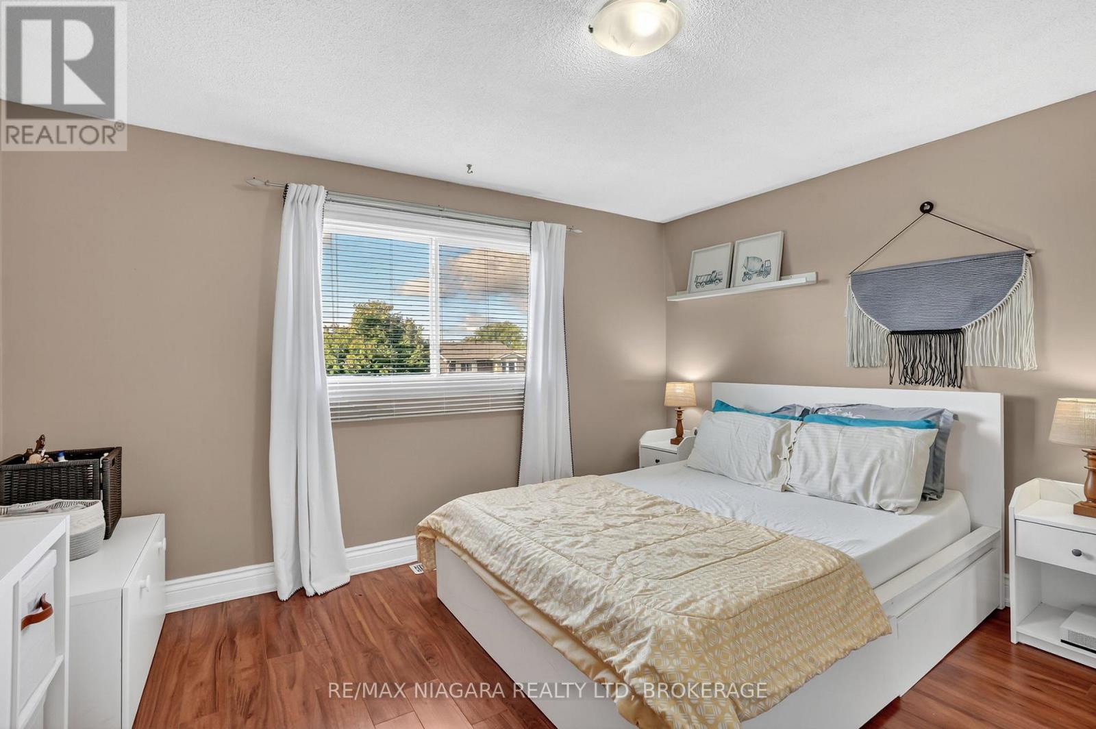 29 Baxter Crescent, Thorold (Confederation Heights), Ontario  L2Z 4S1 - Photo 21 - X12476074