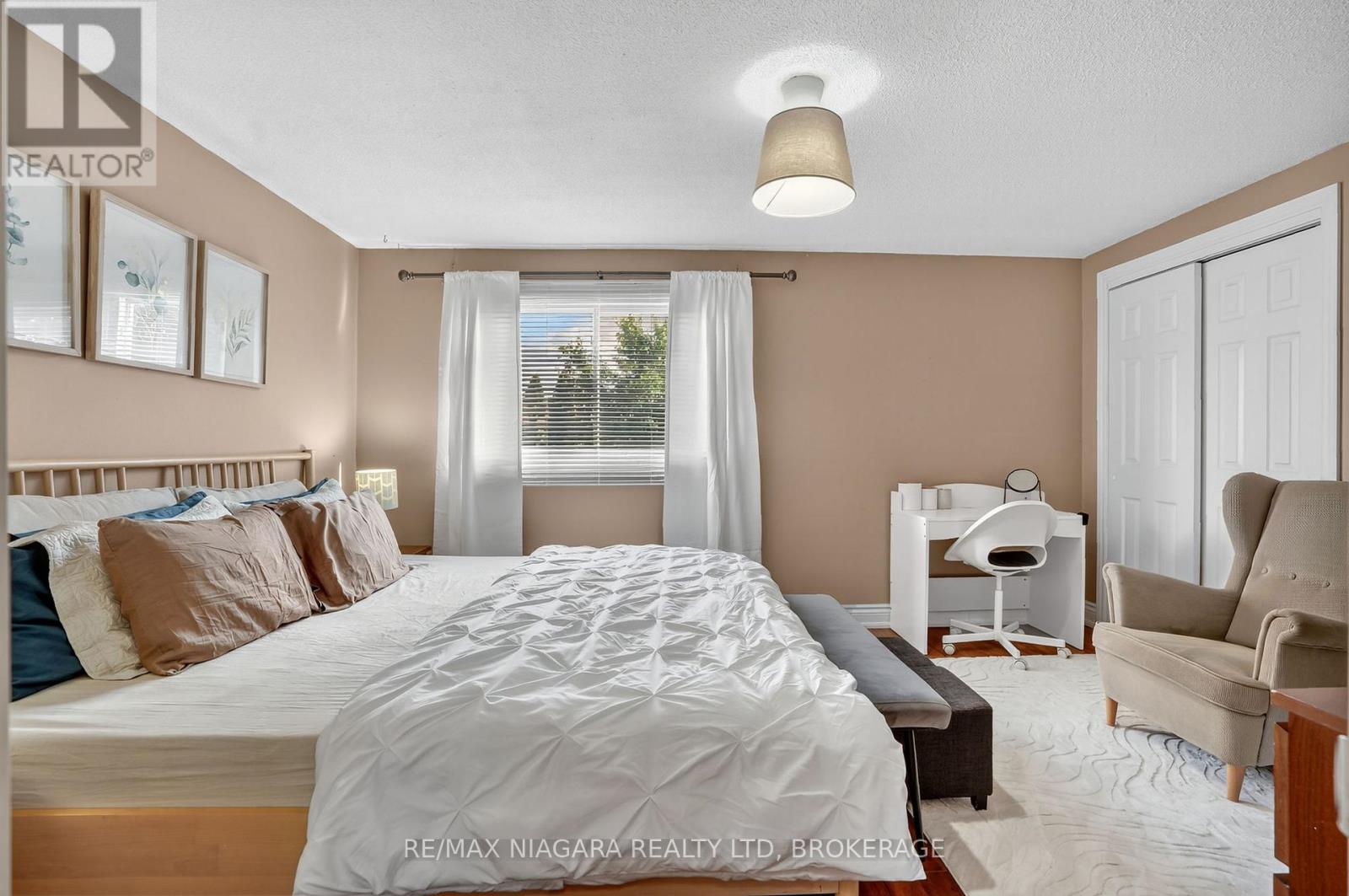 29 Baxter Crescent, Thorold (Confederation Heights), Ontario  L2Z 4S1 - Photo 24 - X12476074