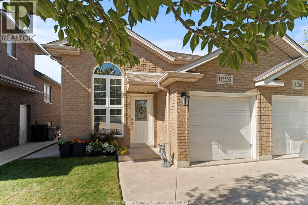 MLS# 25025676: 11255 TIMBER BAY CRESCENT, Windsor, Canada