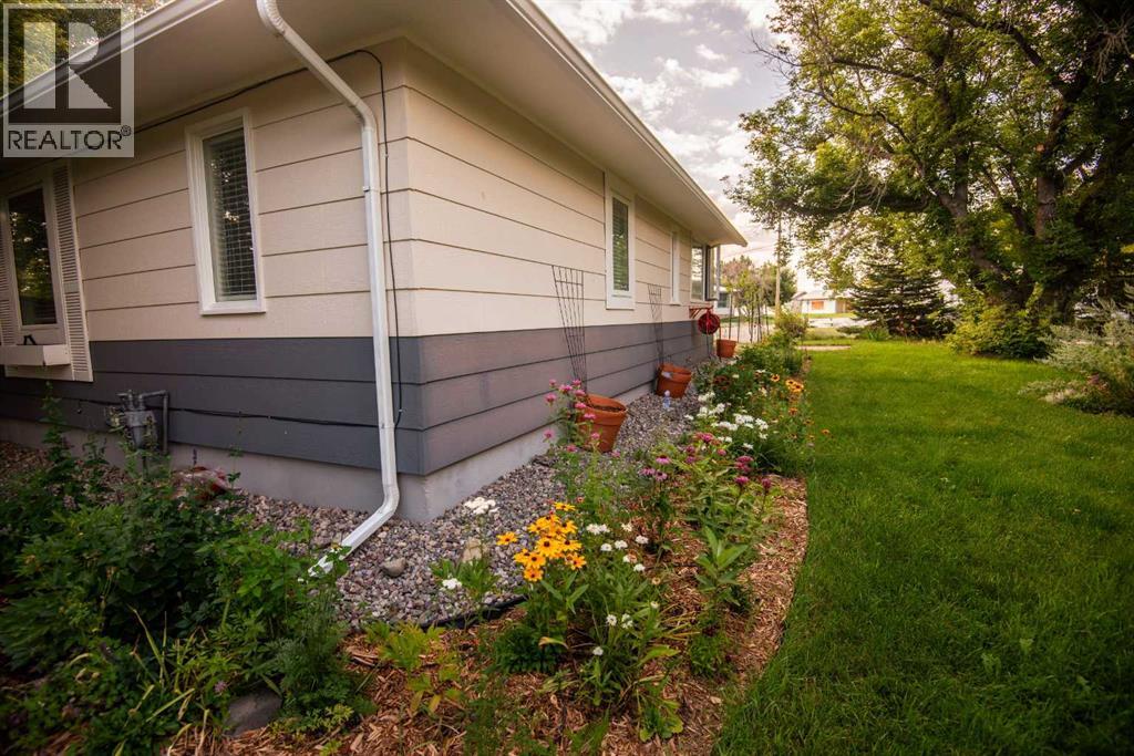 942 Willow Street, Pincher Creek, Alberta  T0K 1W0 - Photo 3 - A2247700