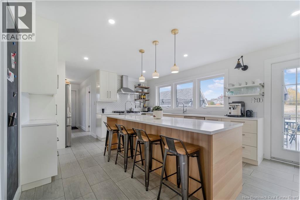 256 Foulem, Caraquet, New Brunswick  E1W 1A4 - Photo 7 - NB127963