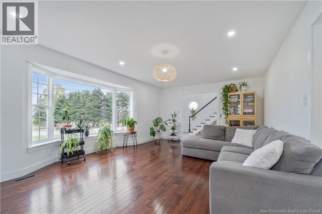 256 Foulem, Caraquet, New Brunswick  E1W 1A4 - Photo 11 - NB127963