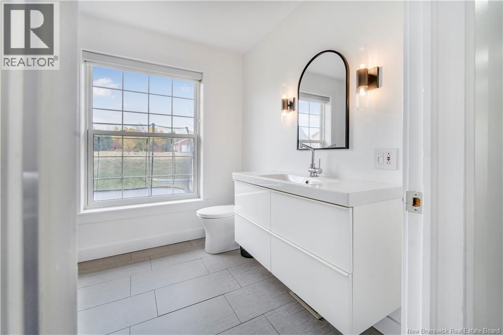 256 Foulem, Caraquet, New Brunswick  E1W 1A4 - Photo 13 - NB127963
