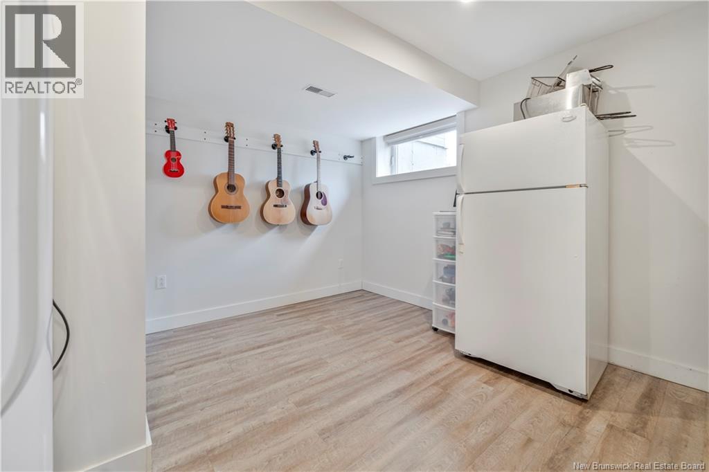 256 Foulem, Caraquet, New Brunswick  E1W 1A4 - Photo 37 - NB127963
