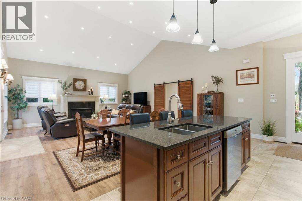 792 Old York Road, Burlington, Ontario  L7P 4X9 - Photo 12 - 40780715