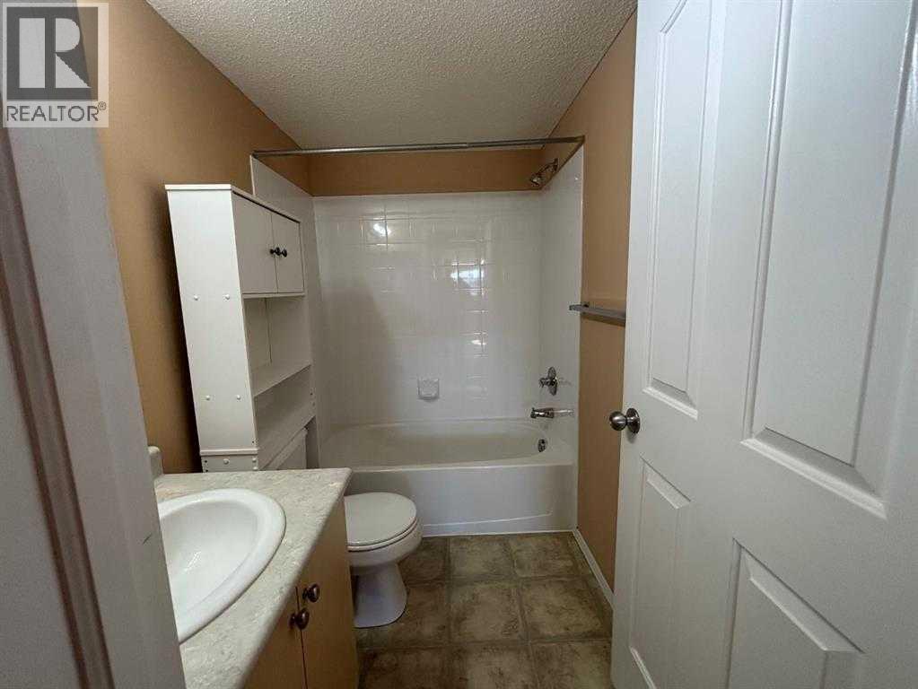 3318, 10 Prestwick Bay Se, Calgary, Alberta  T2Z 0B5 - Photo 10 - A2252158