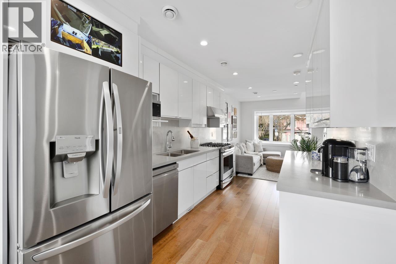 2248 Grant Street, Vancouver, British Columbia  V5L 2Z7 - Photo 5 - R3059487