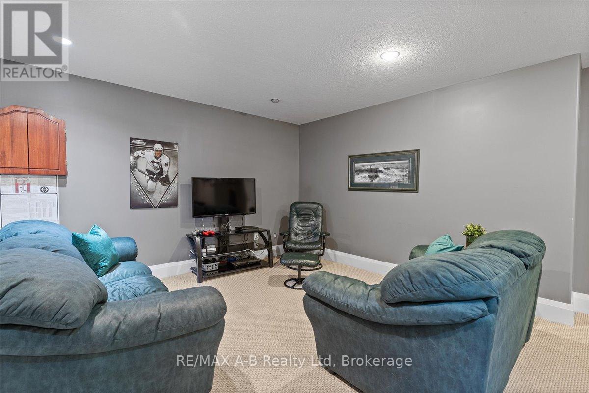 151 Huron Road, Perth South (Sebringville), Ontario  N0K 1X0 - Photo 45 - X12476130