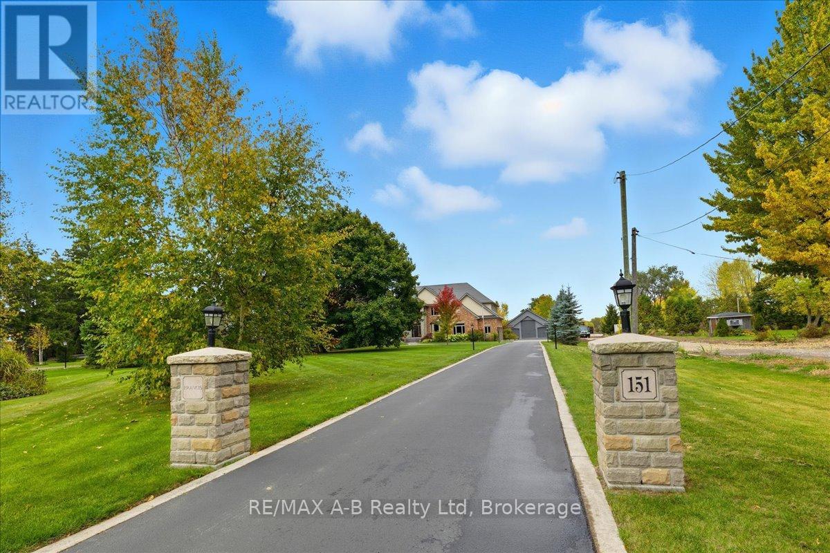 151 Huron Road, Perth South (Sebringville), Ontario  N0K 1X0 - Photo 5 - X12476130