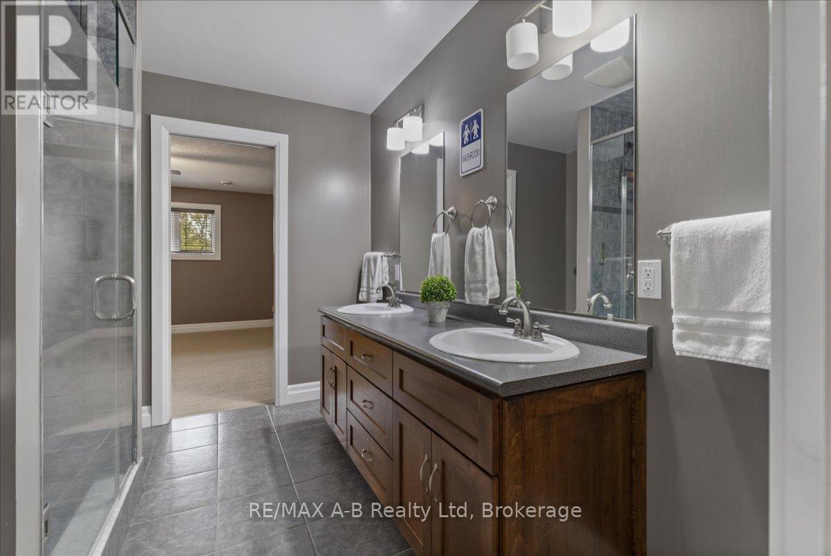 151 Huron Road, Perth South (Sebringville), Ontario  N0K 1X0 - Photo 37 - X12476130