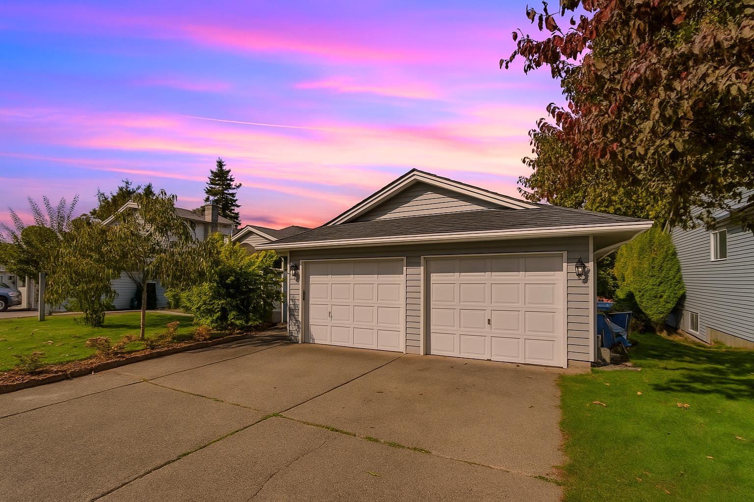 32711 Haida Drive, Abbotsford, British Columbia  V2T 4Z6 - Photo 1 - R3060896