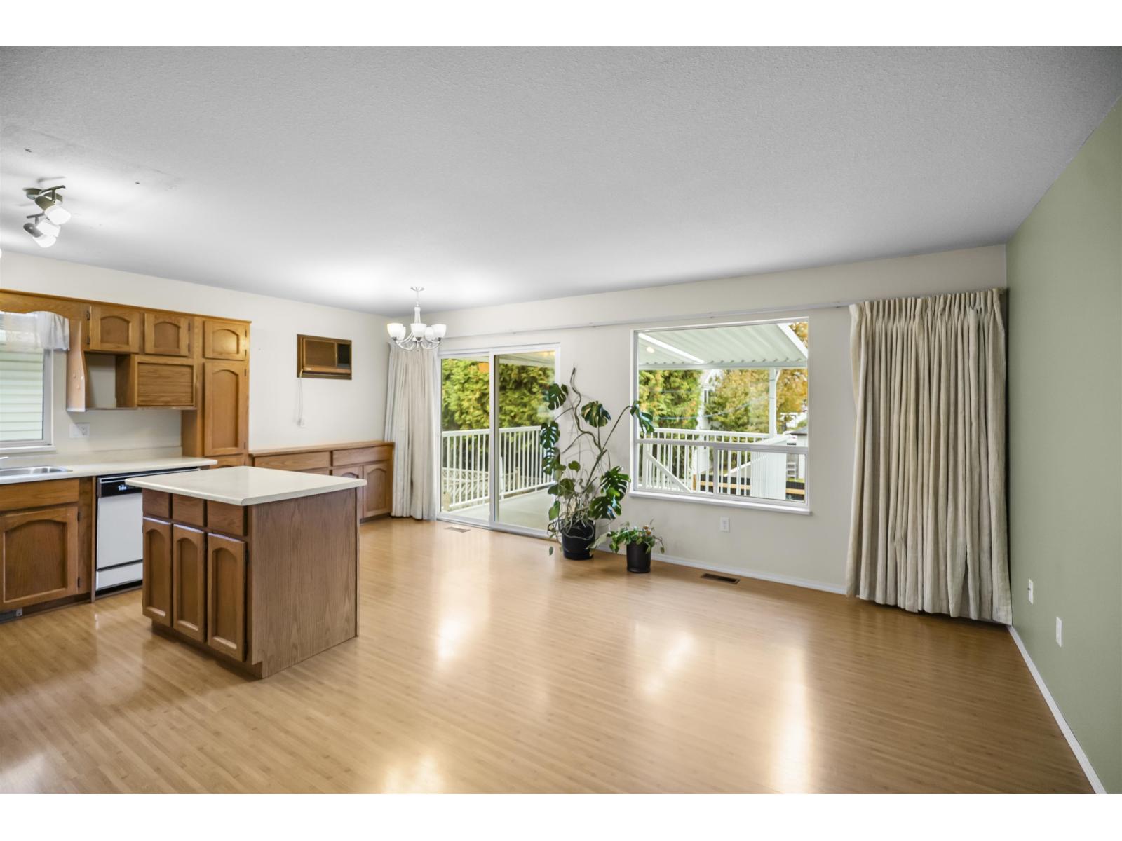 32711 Haida Drive, Abbotsford, British Columbia  V2T 4Z6 - Photo 5 - R3060896