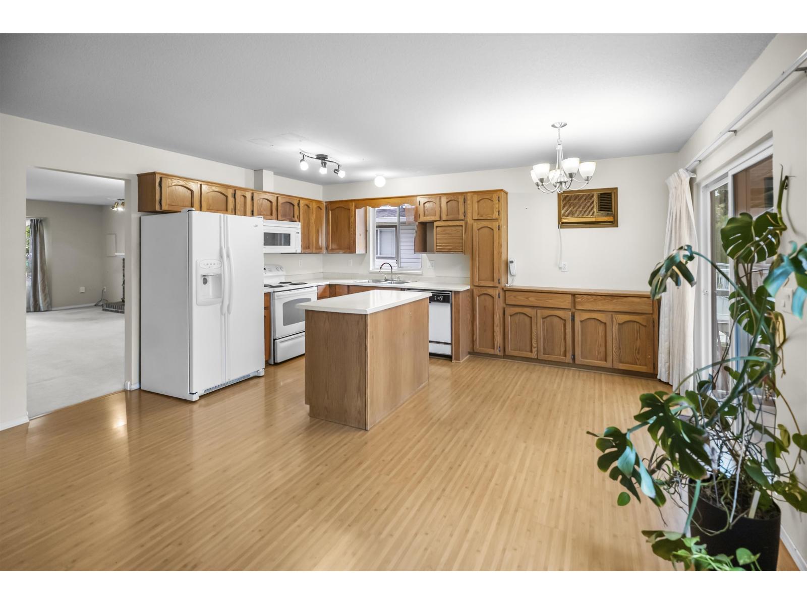 32711 Haida Drive, Abbotsford, British Columbia  V2T 4Z6 - Photo 6 - R3060896