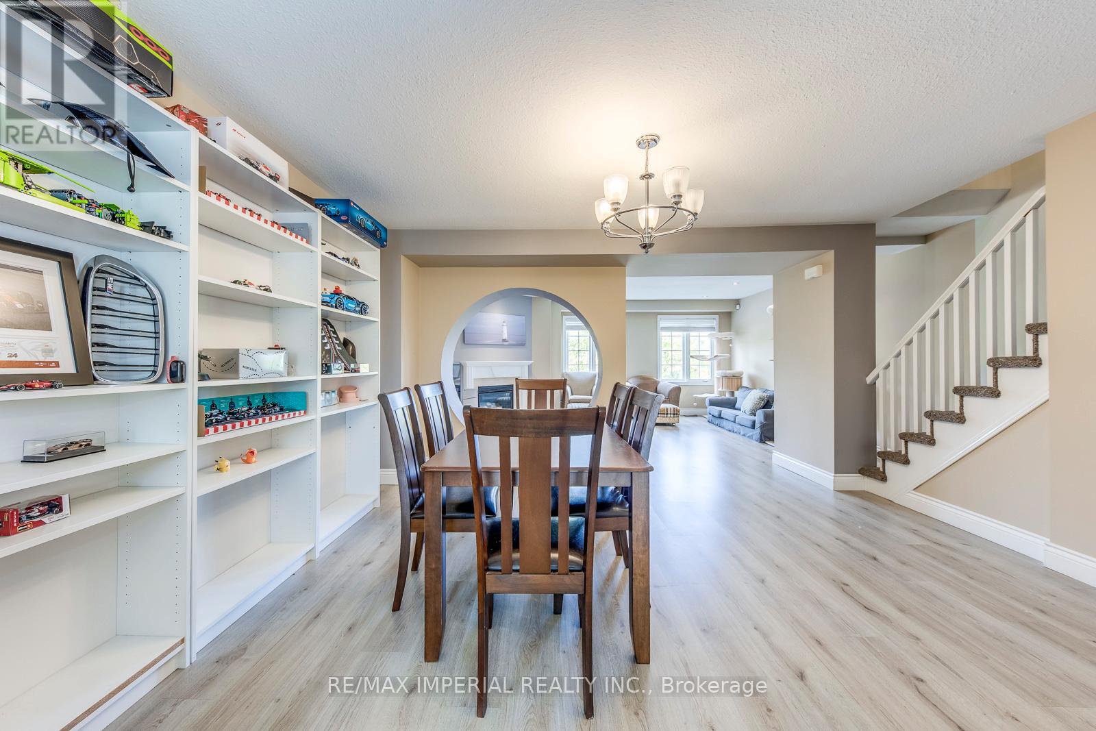25 - 7 Southside Place, Hamilton (Mountview), Ontario  L9C 7W6 - Photo 13 - X12475302