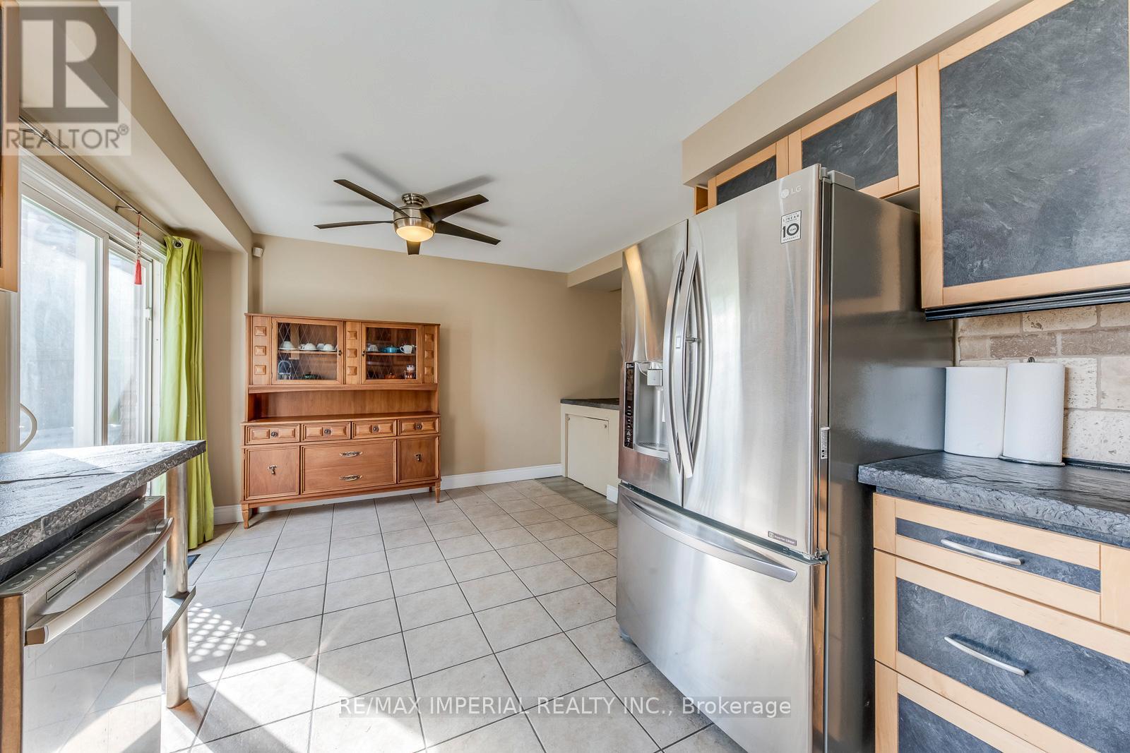 25 - 7 Southside Place, Hamilton (Mountview), Ontario  L9C 7W6 - Photo 20 - X12475302