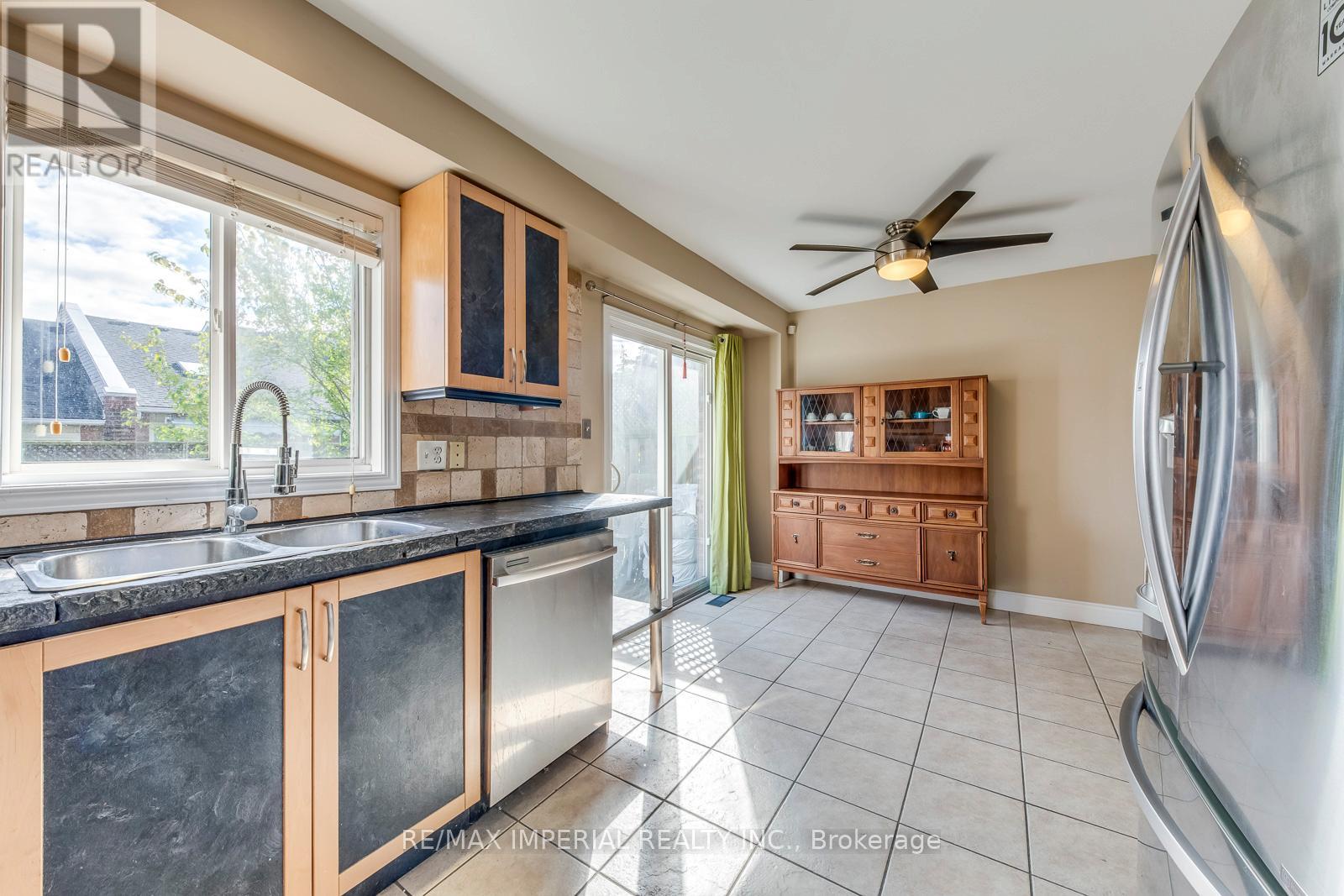 25 - 7 Southside Place, Hamilton (Mountview), Ontario  L9C 7W6 - Photo 21 - X12475302