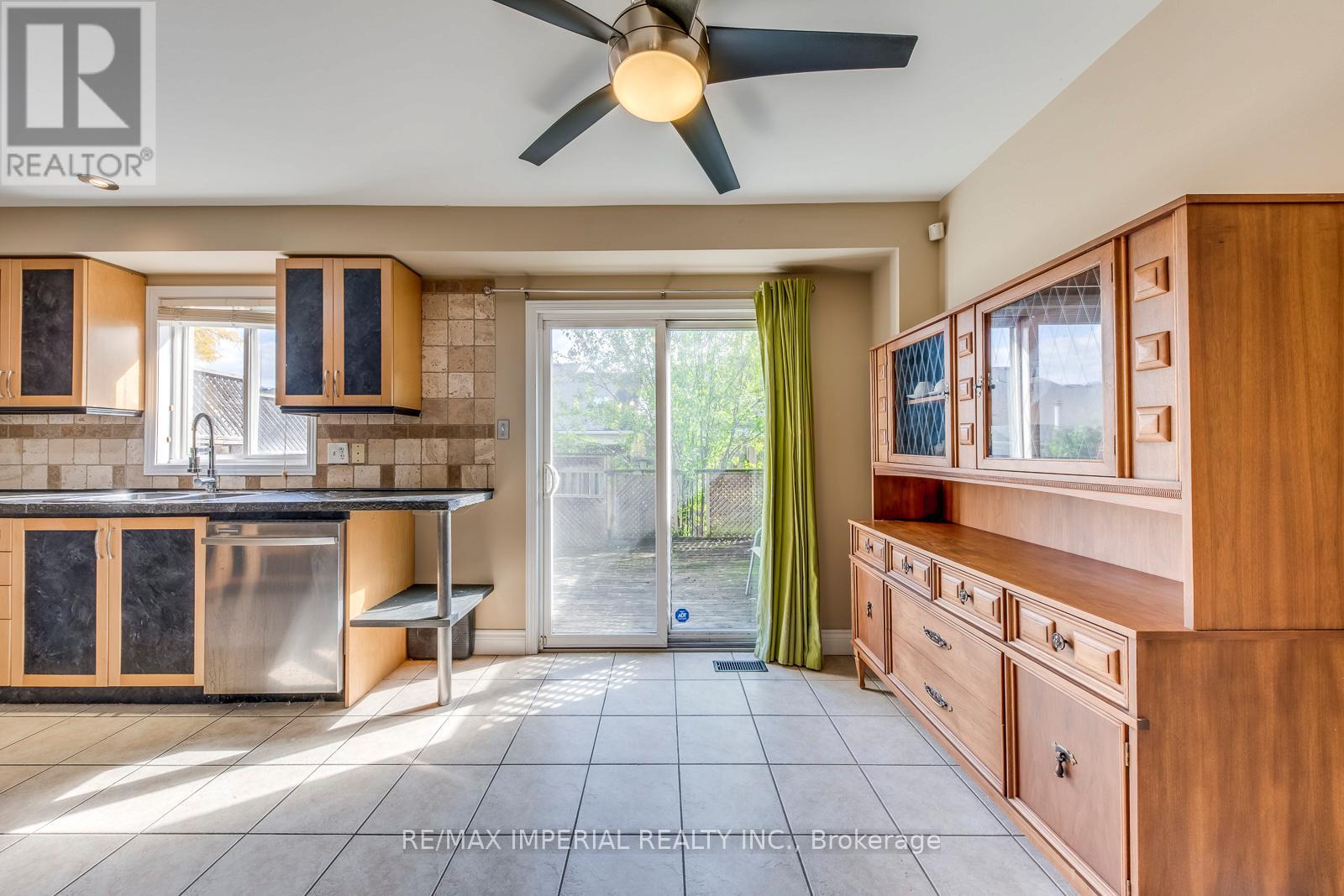 25 - 7 Southside Place, Hamilton (Mountview), Ontario  L9C 7W6 - Photo 22 - X12475302