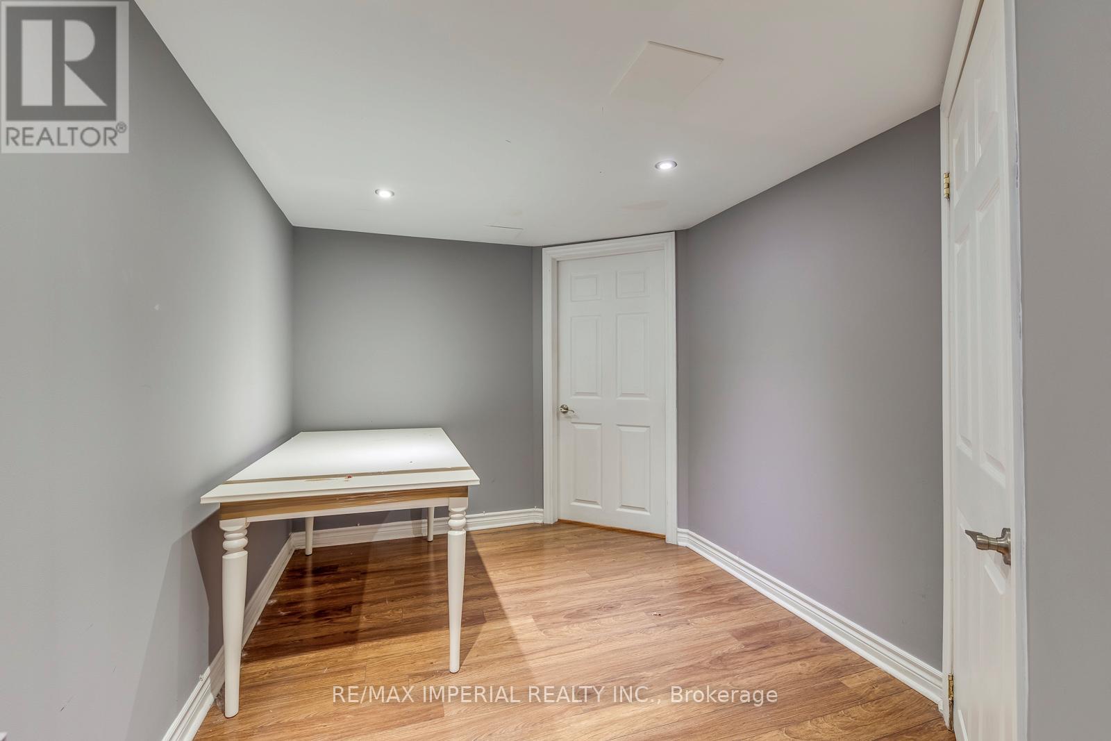 25 - 7 Southside Place, Hamilton (Mountview), Ontario  L9C 7W6 - Photo 36 - X12475302
