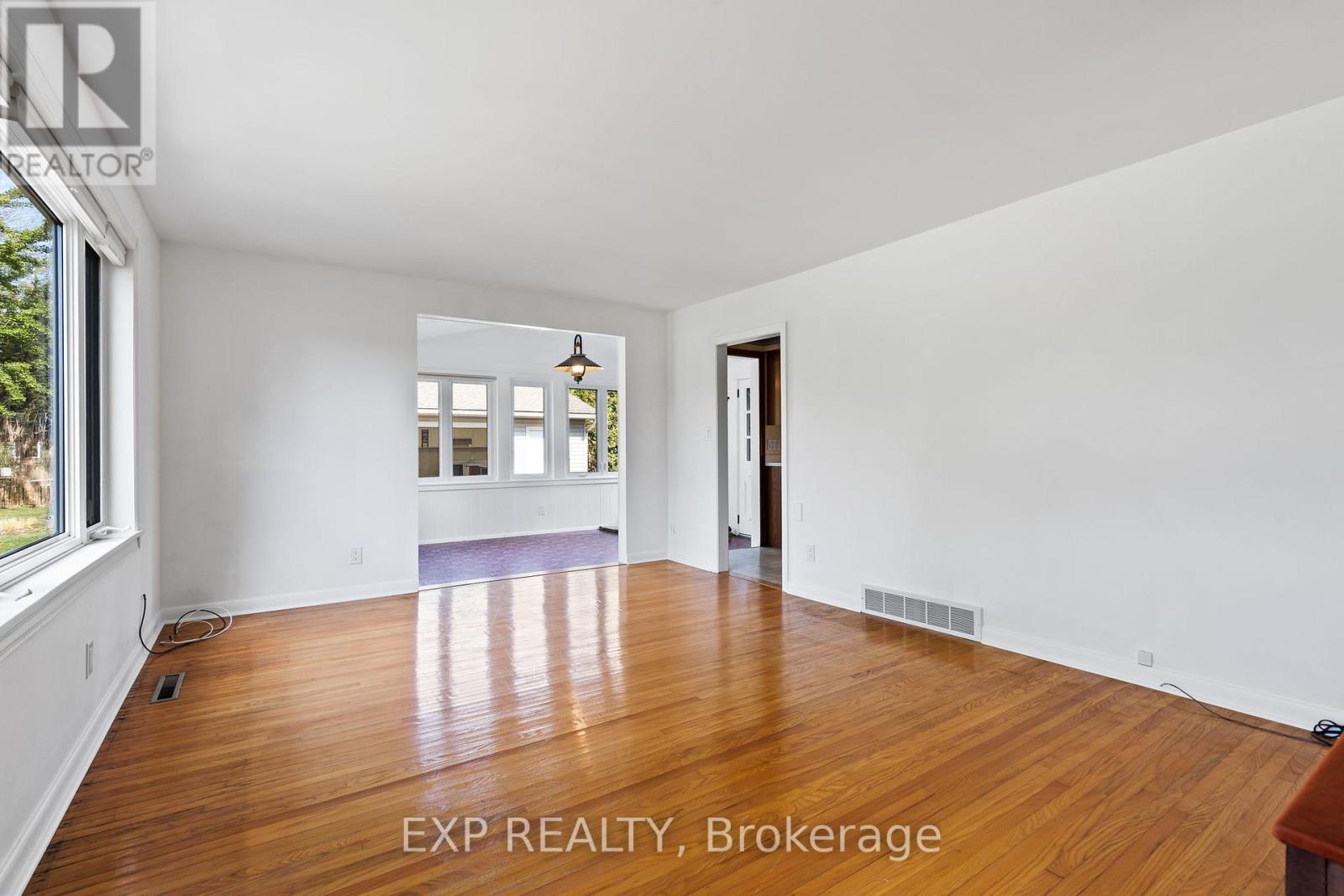 500 Chapin Parkway, Fort Erie, Ontario  L2A 5M4 - Photo 7 - X12475357