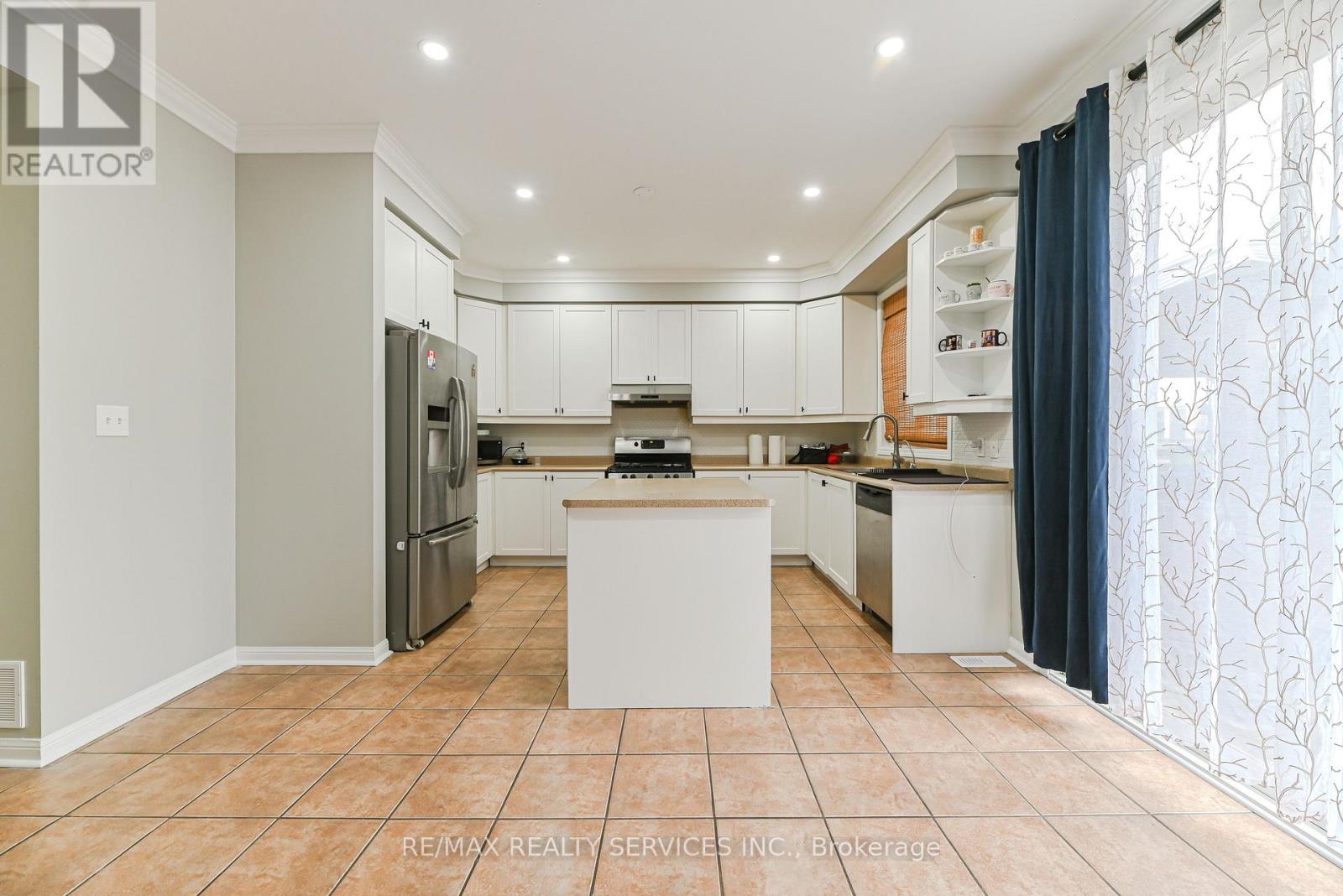 96 Brayshaw Drive, Cambridge, Ontario  N1T 2H5 - Photo 12 - X12475411