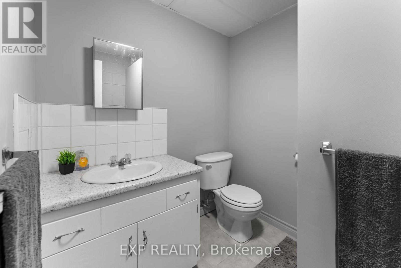 6365 Mcmicking Street, Niagara Falls, Ontario  L2J 1W8 - Photo 36 - X12475461