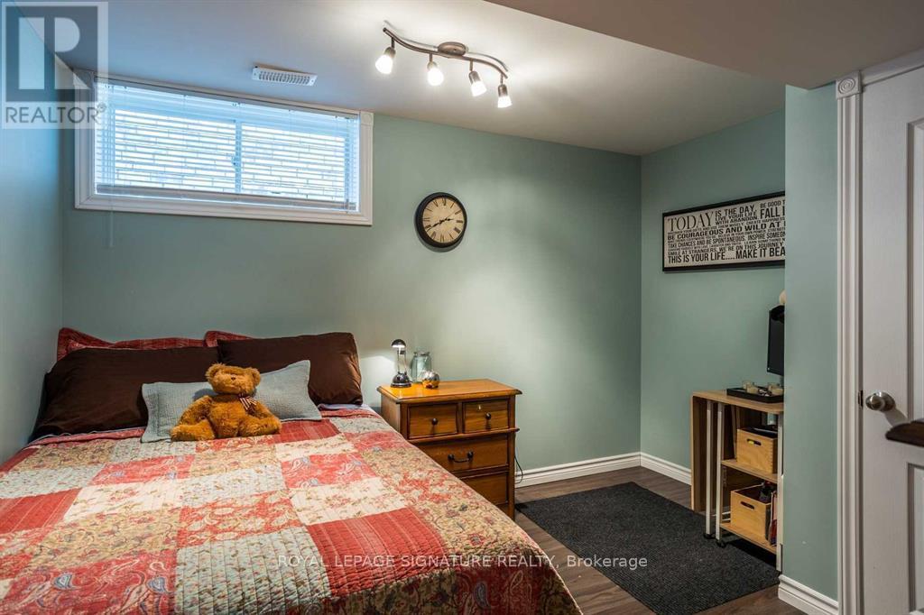 968 Avery Avenue, Peterborough (Monaghan Ward 2), Ontario  K9J 0G9 - Photo 10 - X12475486
