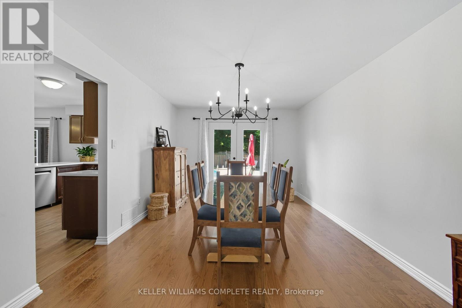 142 Meadowbrook Drive, Hamilton (Ancaster), Ontario  L9G 4S8 - Photo 12 - X12475495