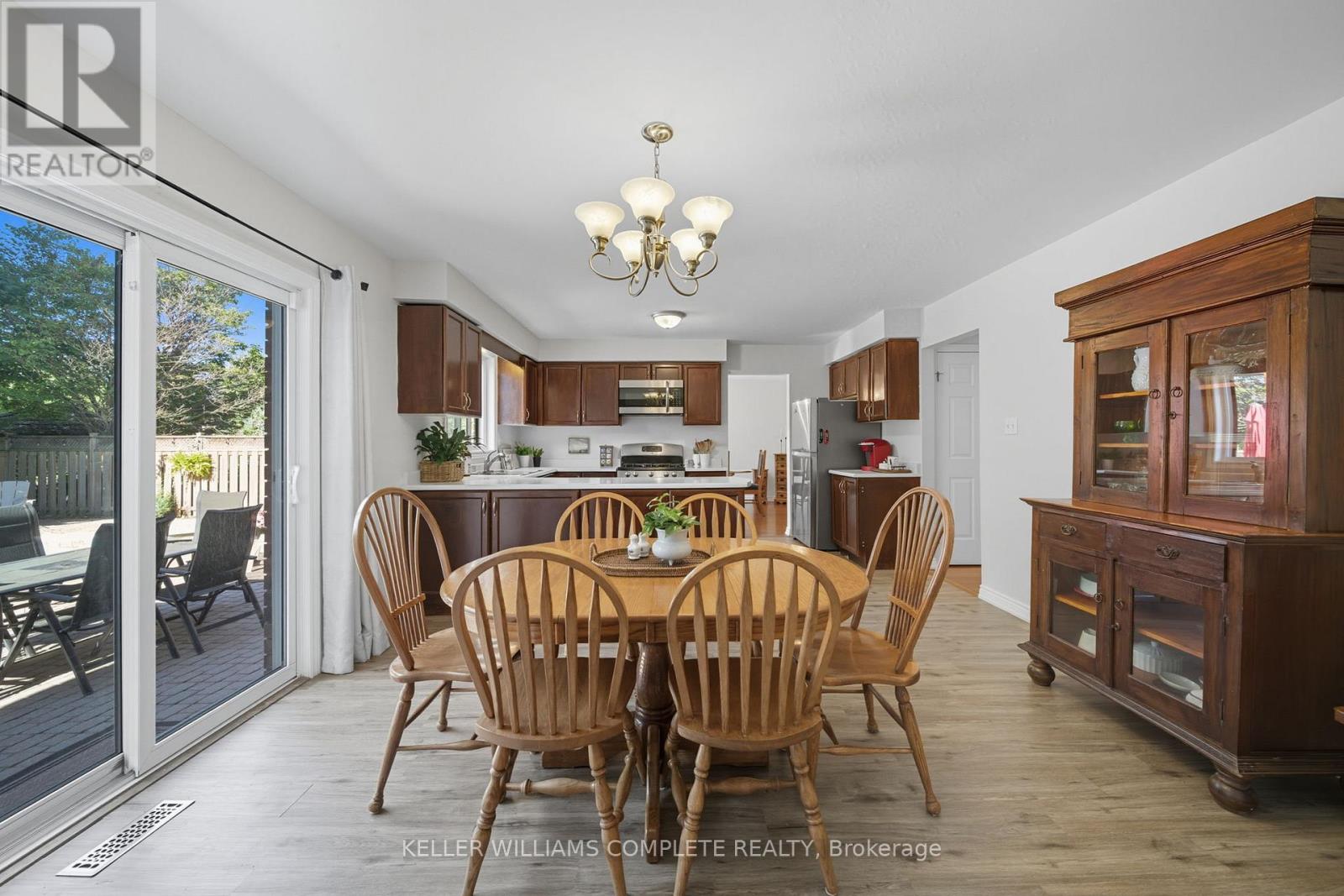 142 Meadowbrook Drive, Hamilton (Ancaster), Ontario  L9G 4S8 - Photo 18 - X12475495