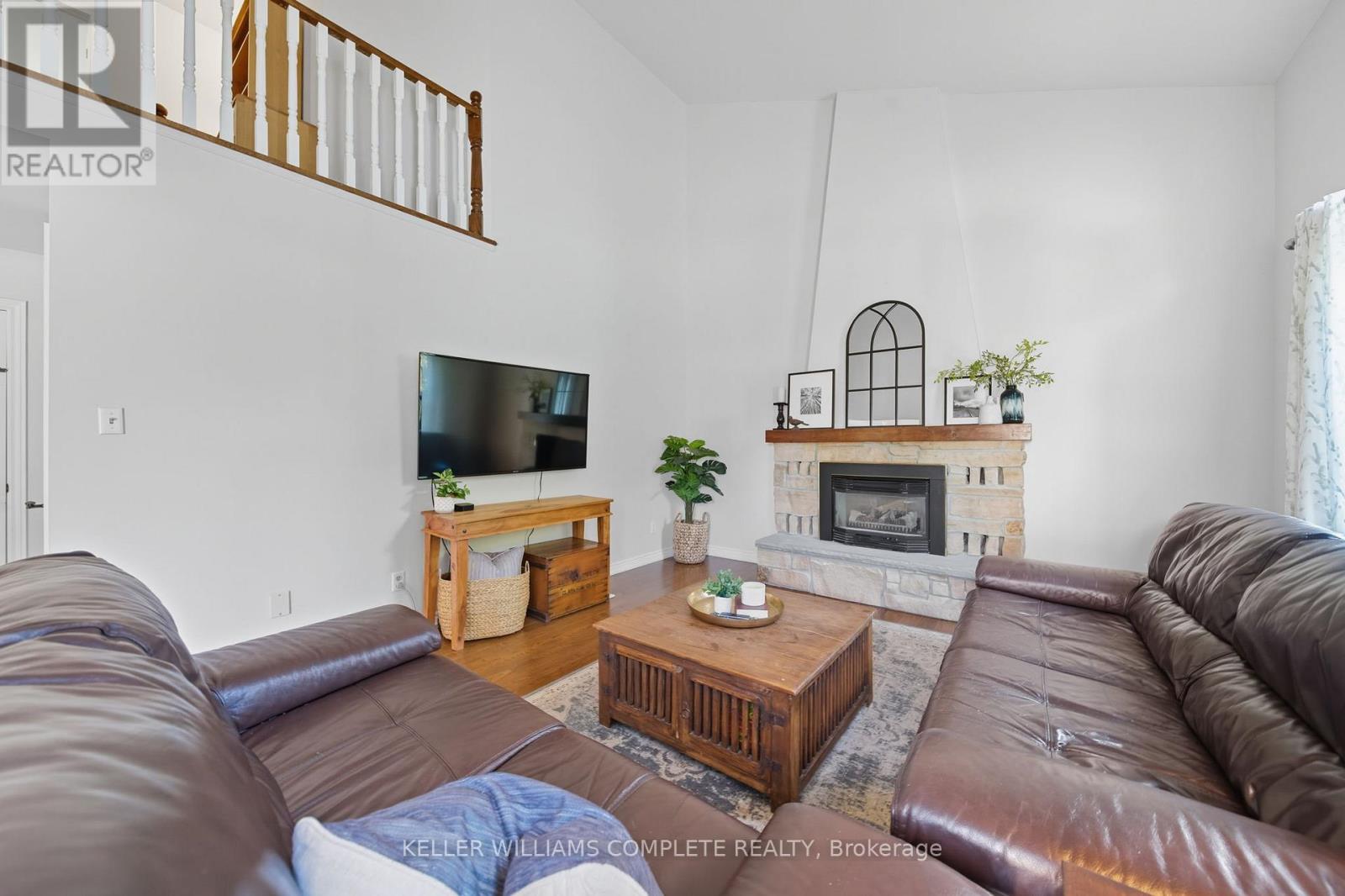 142 Meadowbrook Drive, Hamilton (Ancaster), Ontario  L9G 4S8 - Photo 21 - X12475495