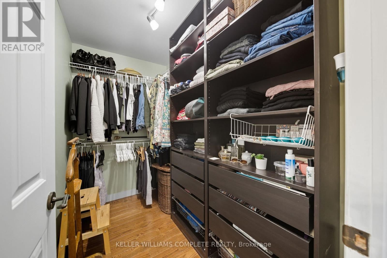142 Meadowbrook Drive, Hamilton (Ancaster), Ontario  L9G 4S8 - Photo 27 - X12475495