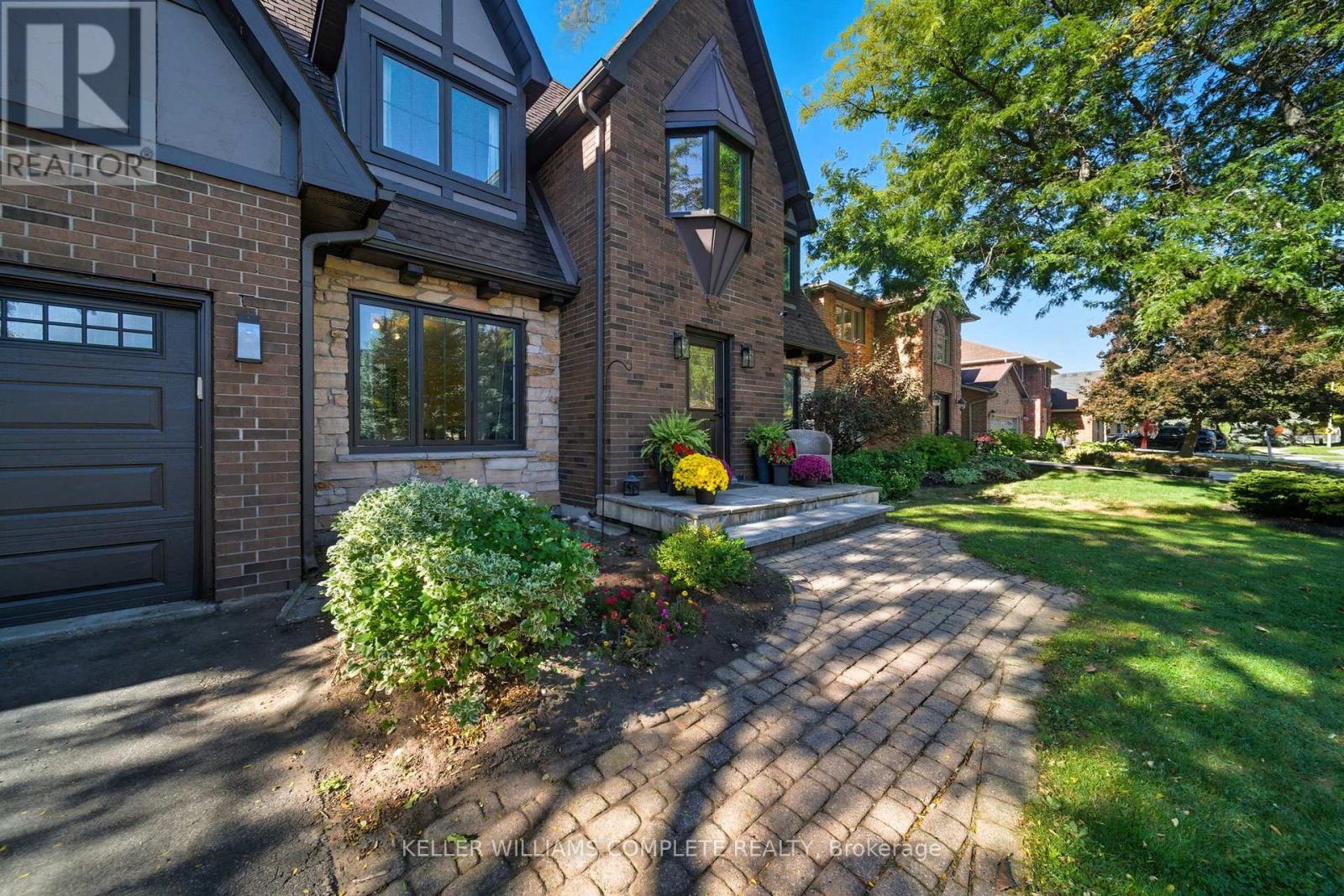 142 Meadowbrook Drive, Hamilton (Ancaster), Ontario  L9G 4S8 - Photo 3 - X12475495