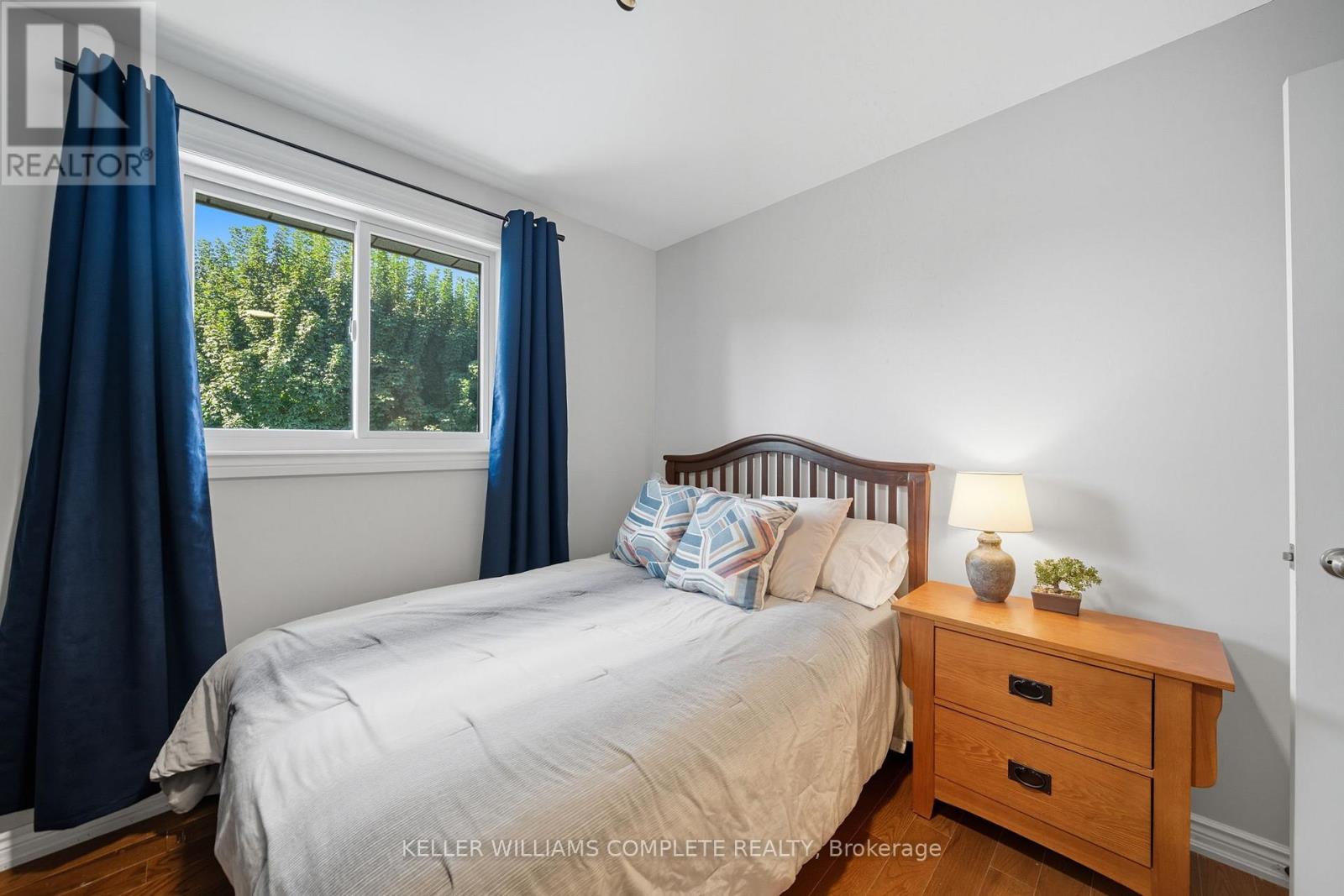 142 Meadowbrook Drive, Hamilton (Ancaster), Ontario  L9G 4S8 - Photo 35 - X12475495