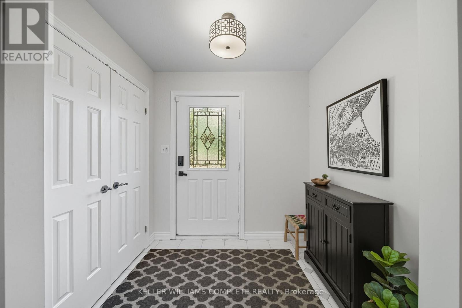 142 Meadowbrook Drive, Hamilton (Ancaster), Ontario  L9G 4S8 - Photo 5 - X12475495