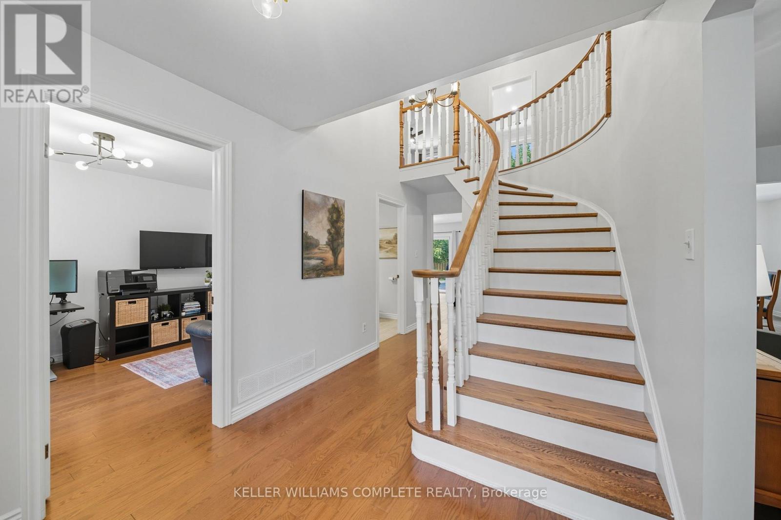 142 Meadowbrook Drive, Hamilton (Ancaster), Ontario  L9G 4S8 - Photo 6 - X12475495