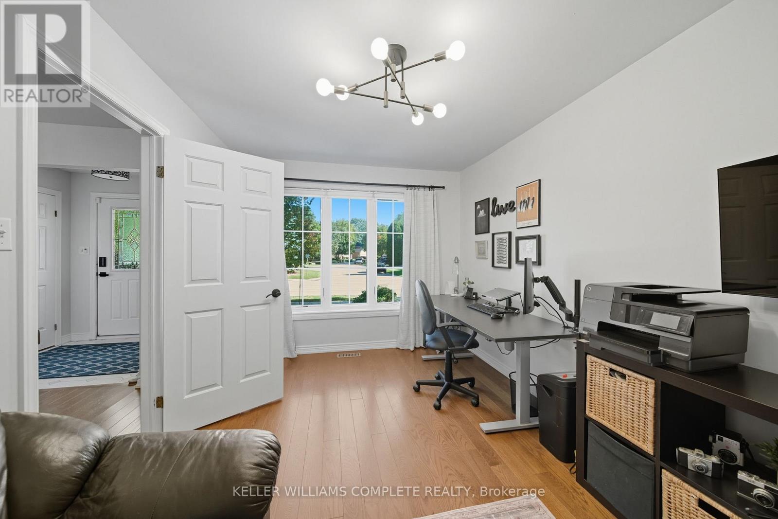 142 Meadowbrook Drive, Hamilton (Ancaster), Ontario  L9G 4S8 - Photo 7 - X12475495