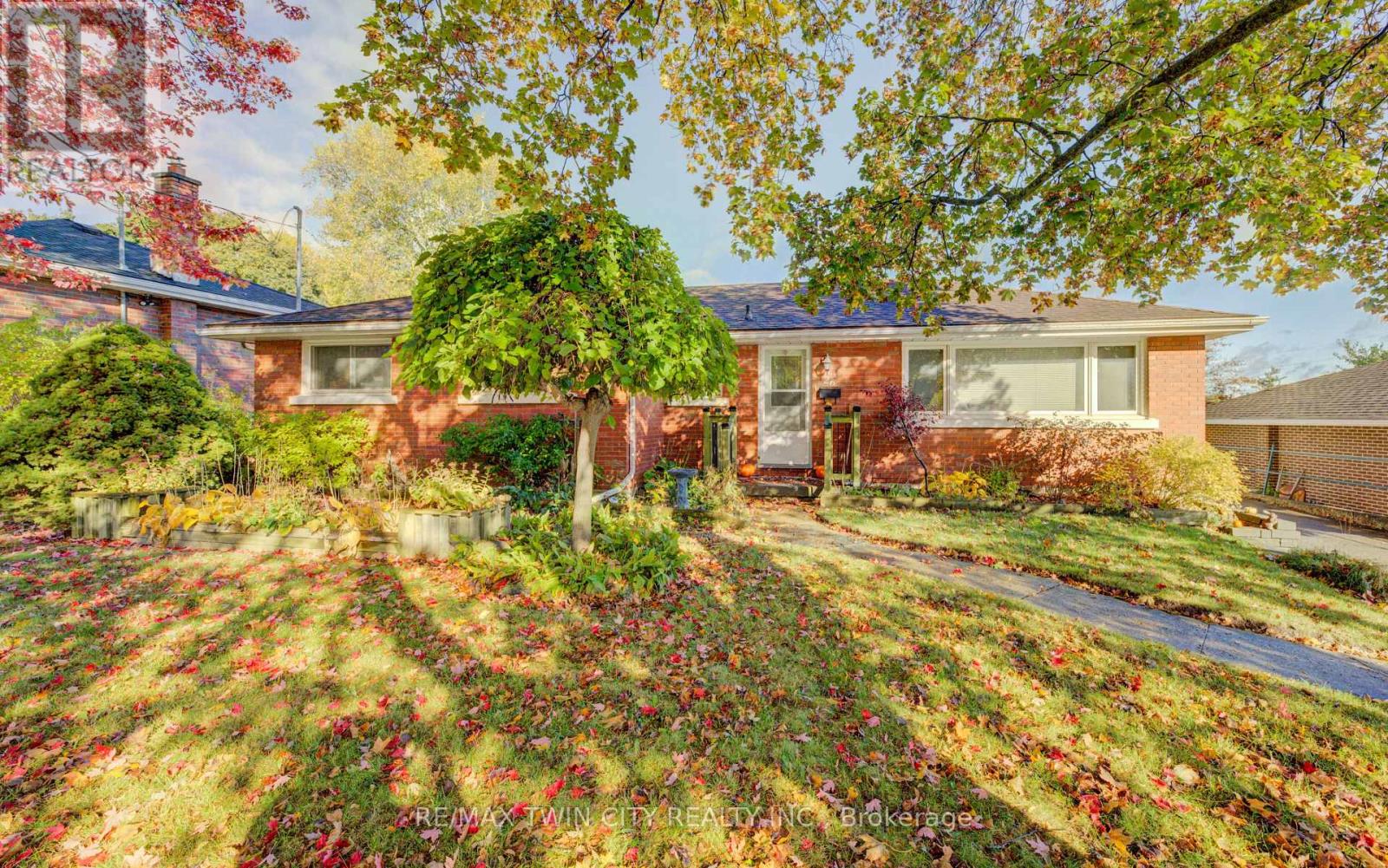 26 CULHAM DRIVE, Cambridge, Ontario