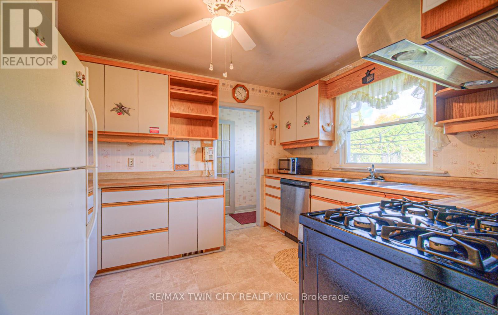 26 Culham Drive, Cambridge, Ontario  N1S 2G8 - Photo 12 - X12475525