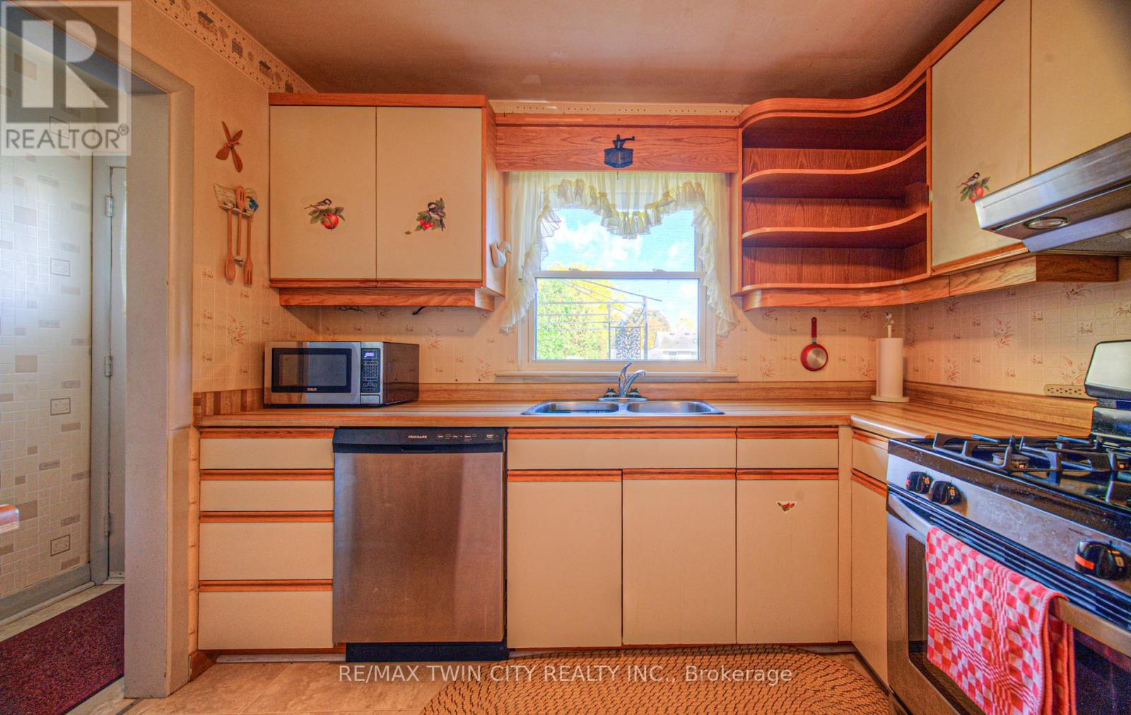 26 Culham Drive, Cambridge, Ontario  N1S 2G8 - Photo 13 - X12475525